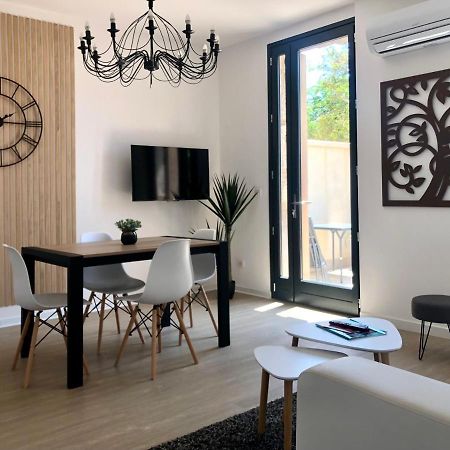 Cote Jardin Est Un Spacieux Et Lumineux T3, Entierement Renove, A 2 Pas De L'Herault Et A 10Min Du Bord De Mer Proche Du Centre Historique Et Du Fabuleux Chateau Laurens, Vous Apprecierez Le Calme De Sa Belle Terrasse Et La Vue Superbe Sur Le Jardin آجد المظهر الخارجي الصورة