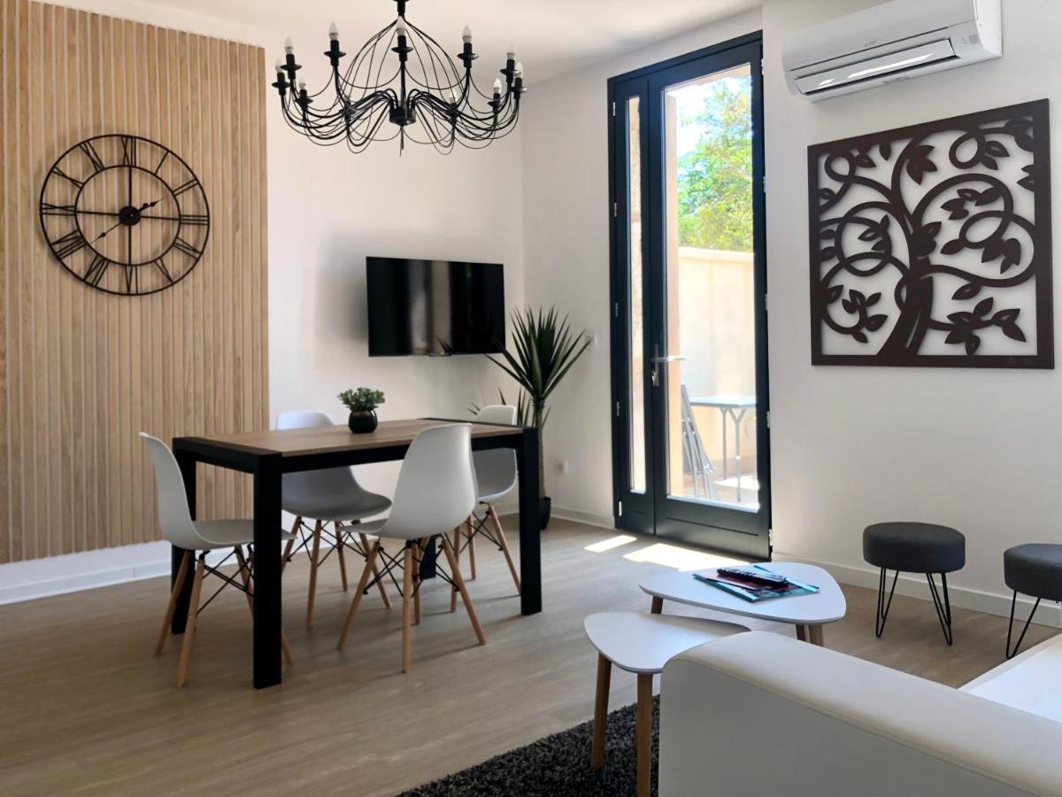 Cote Jardin Est Un Spacieux Et Lumineux T3, Entierement Renove, A 2 Pas De L'Herault Et A 10Min Du Bord De Mer Proche Du Centre Historique Et Du Fabuleux Chateau Laurens, Vous Apprecierez Le Calme De Sa Belle Terrasse Et La Vue Superbe Sur Le Jardin آجد المظهر الخارجي الصورة